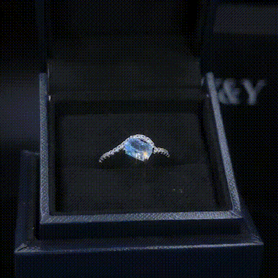 Pavé Vagues Ring with Blue stone and platinum